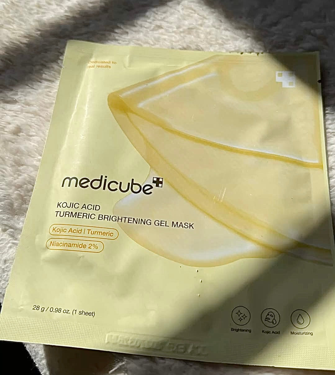 MEDICUBE KOJIC ACID TURMERIC BRIGHTENING GEL MASK