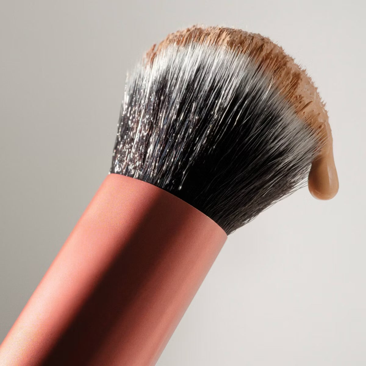 REAL TECHNIQUES REAL EXPERT FACE FOUNDATION BRUSH